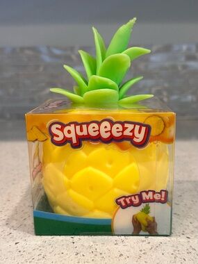 Sunny Days Squeeezy Pineapple